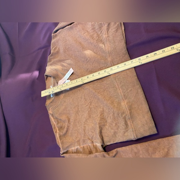 Crop top - Picture 2 of 4